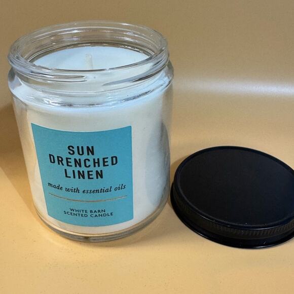 Bath and Body Works Candle Sun Drenched Linen Candle 1 wick candle NWT - Picture 1 of 2